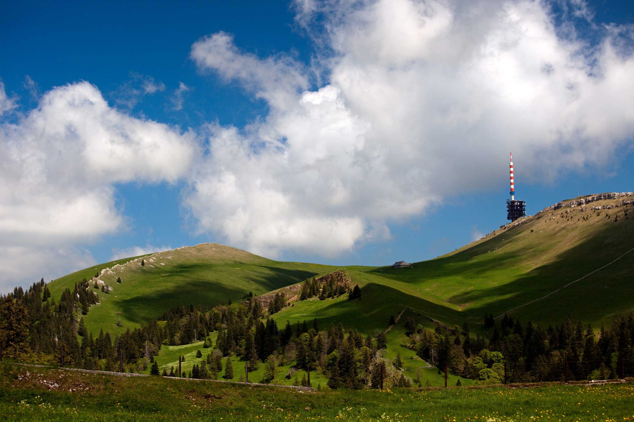 Path of the pioneers: 2-day hike in the Jura Mountains | Switzerland ...